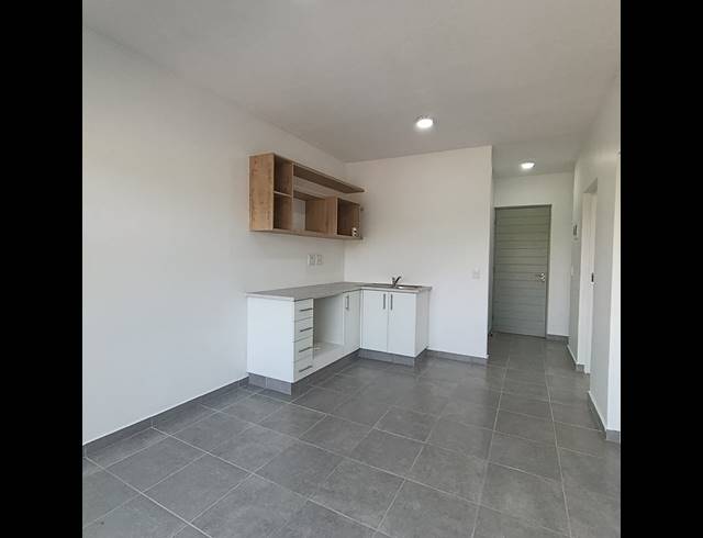 2 BEDROOM APARTMENT FOR SALE IN SHEFFIELD BEACH